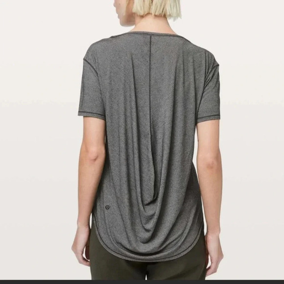 Lululemon Fall In Place Short Sleeve Gray Size Medium - Picture 1 of 6
